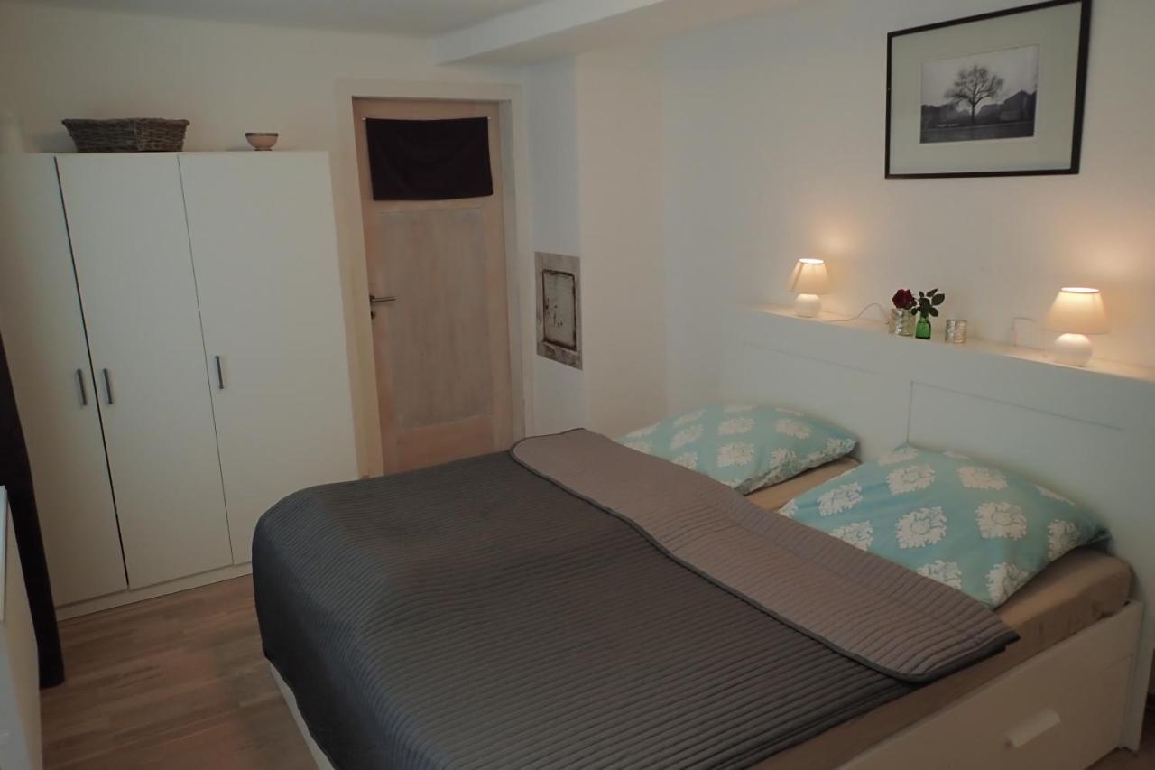 Ferienwohnung Holzmaden Am Platz Buitenkant foto